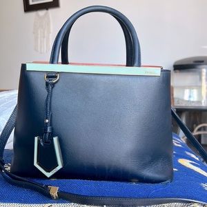 FENDI CROSSBODY BAG- GREAT CONDITION ❤️